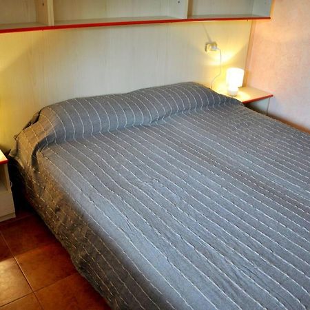 Belvilla By Oyo Enticing Holiday Home With Pool Lazise Eksteriør billede