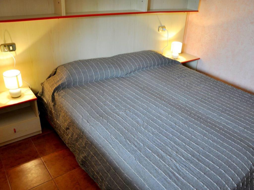 Belvilla By Oyo Enticing Holiday Home With Pool Lazise Eksteriør billede