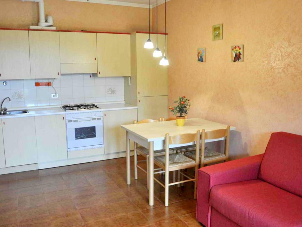 Belvilla By Oyo Enticing Holiday Home With Pool Lazise Eksteriør billede