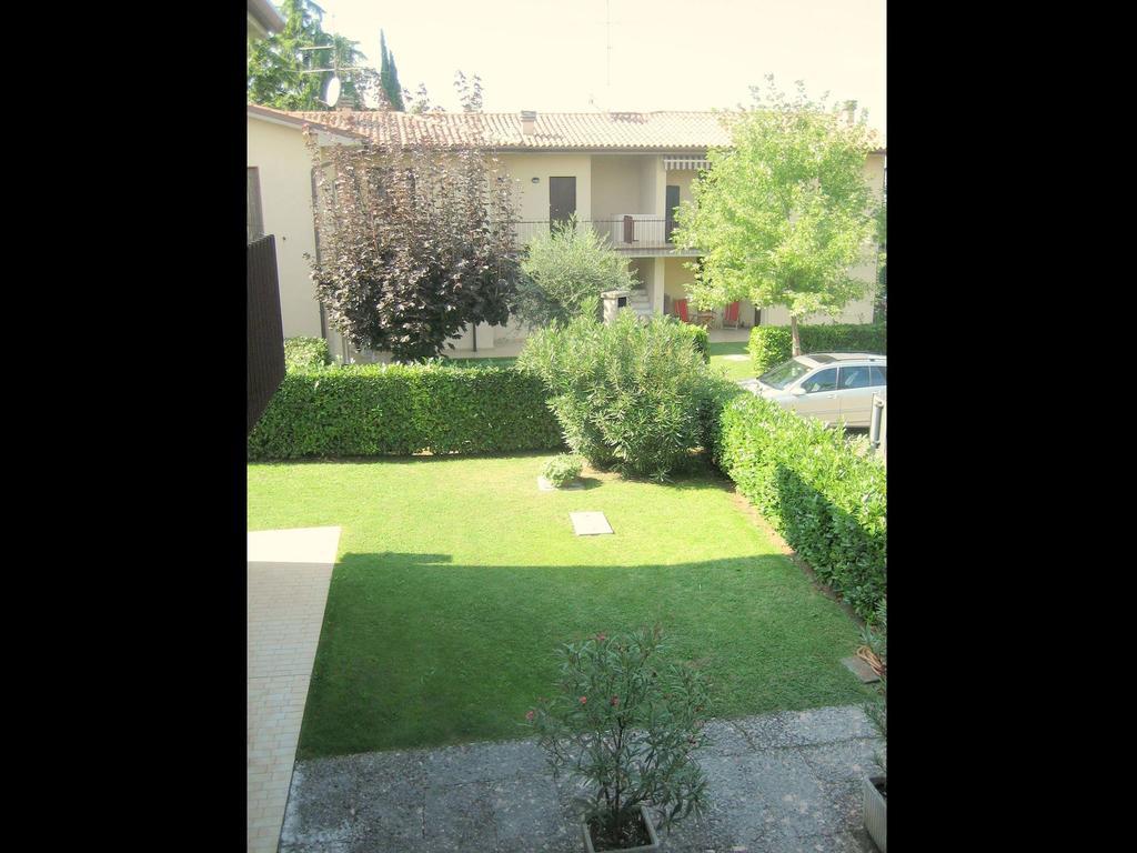 Belvilla By Oyo Enticing Holiday Home With Pool Lazise Eksteriør billede