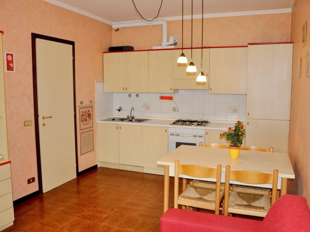 Belvilla By Oyo Enticing Holiday Home With Pool Lazise Eksteriør billede