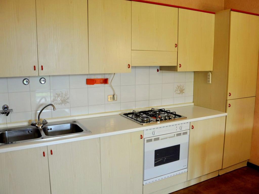 Belvilla By Oyo Enticing Holiday Home With Pool Lazise Eksteriør billede